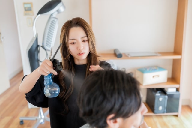 美容院、カット